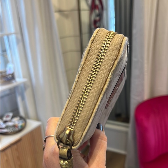 Coach Poppy Zippy Wallet Gold - Picture 6 of 10